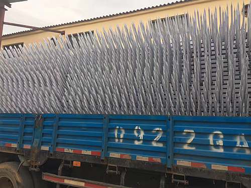 三橫桿鋅鋼護欄 三橫桿鋅鋼護欄